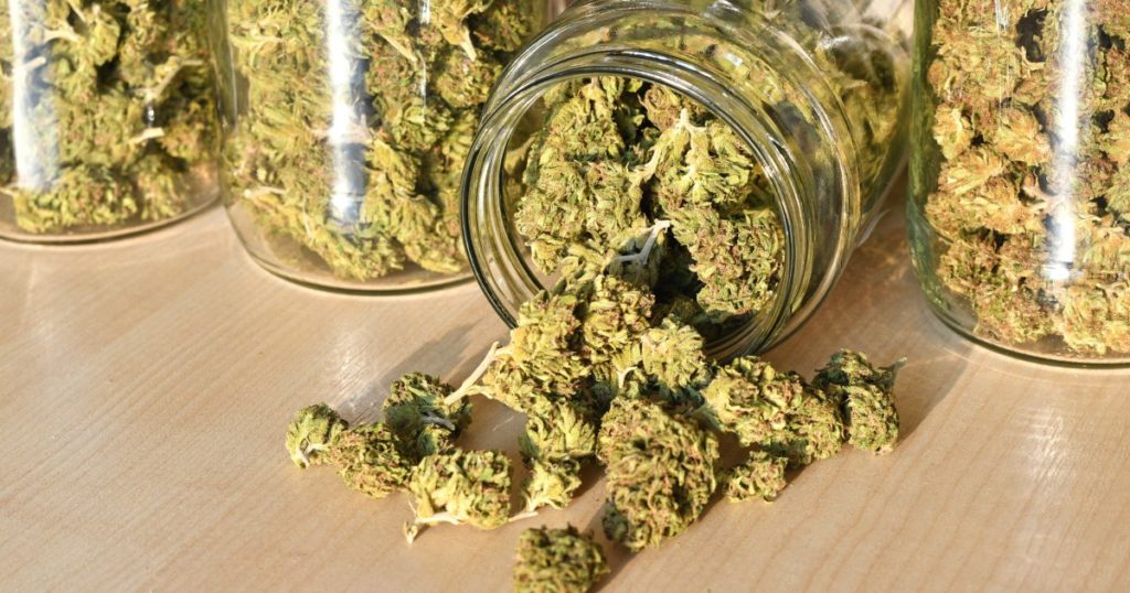 how to store cannabis open jar