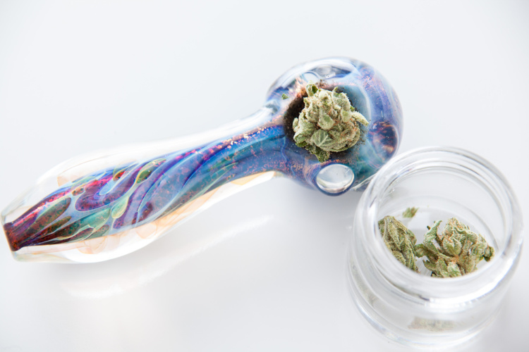 How to smoke cannabis bowl